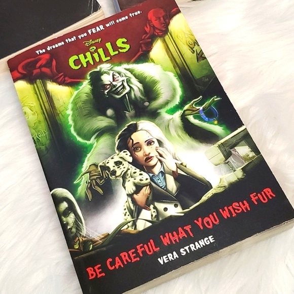 Disney Chills Chapter Book Bundle of 3 Ursula Beast & Cruella Novels - Picture 3 of 14